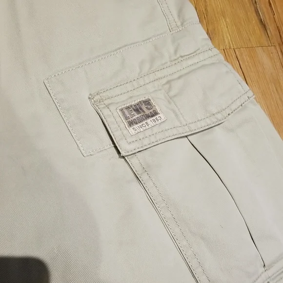 Levi's khaki cargo shorts sz 30 - Picture 3 of 7